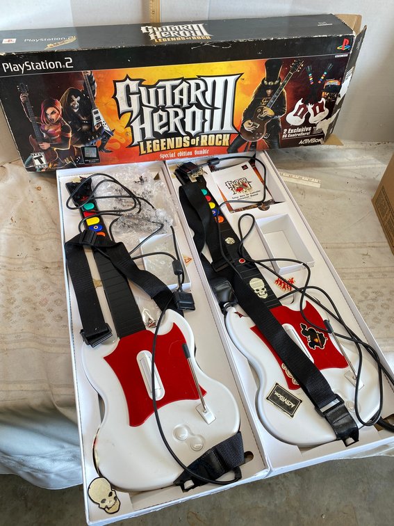 Guitar Hero 3, Legends of Rock, Guitar with Play Station 2 Disc
