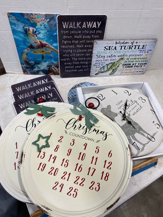 Tin Signs, 2-Tin Christmas Countdown Calendars, Clock