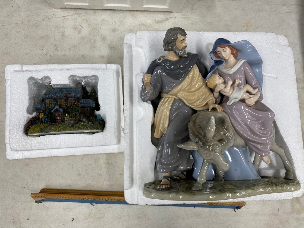 Religious Statue 12 inches Tall, Thomas Kinkade House " Painter of Light"
