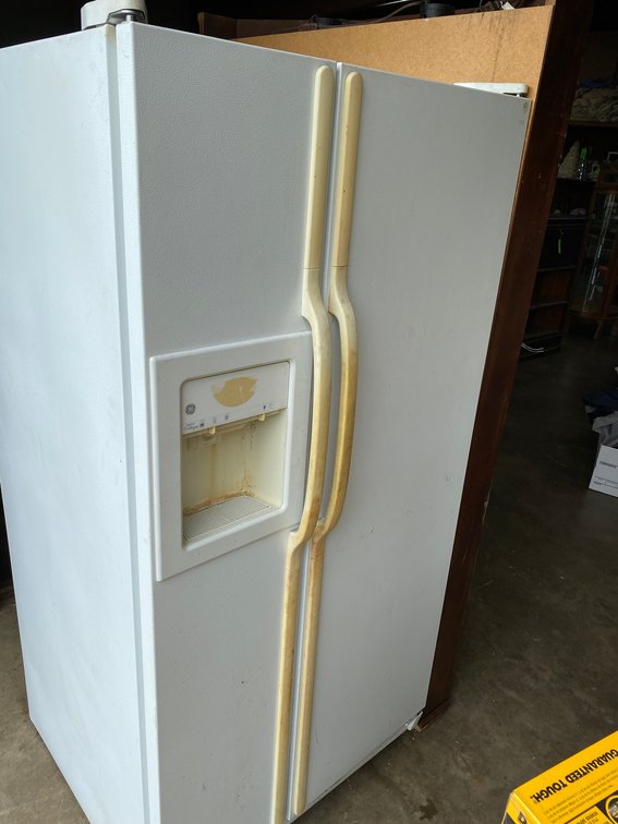 refrigerator. Needs cleaned.