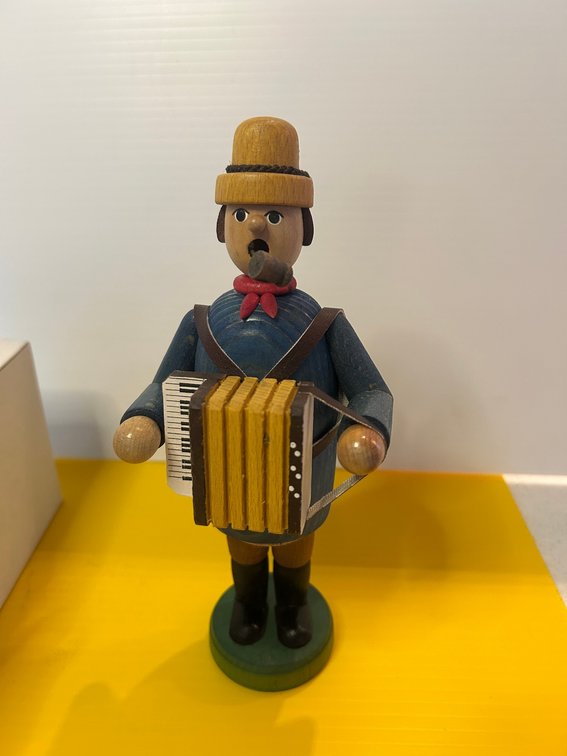 German Smoker-The Accordian Player