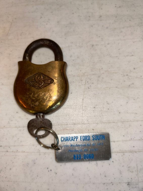Simmons lock with key