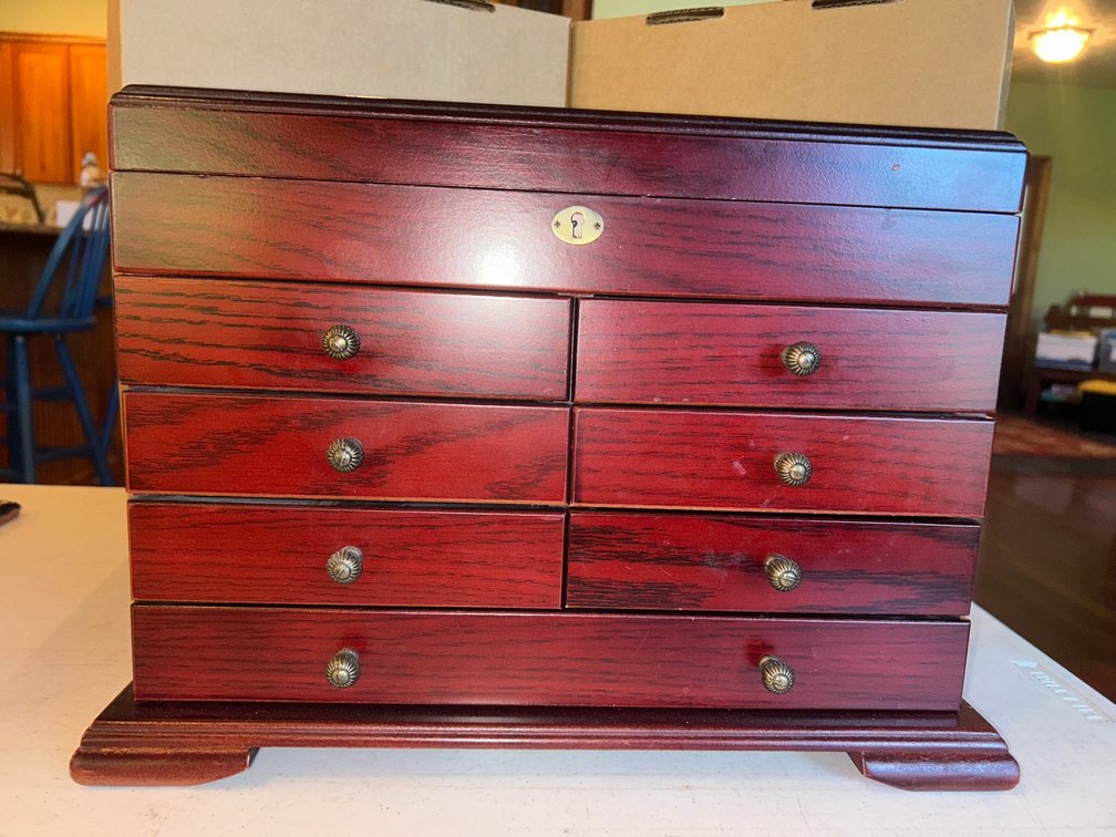 Thomas Pacconi deluxe jewelry chest