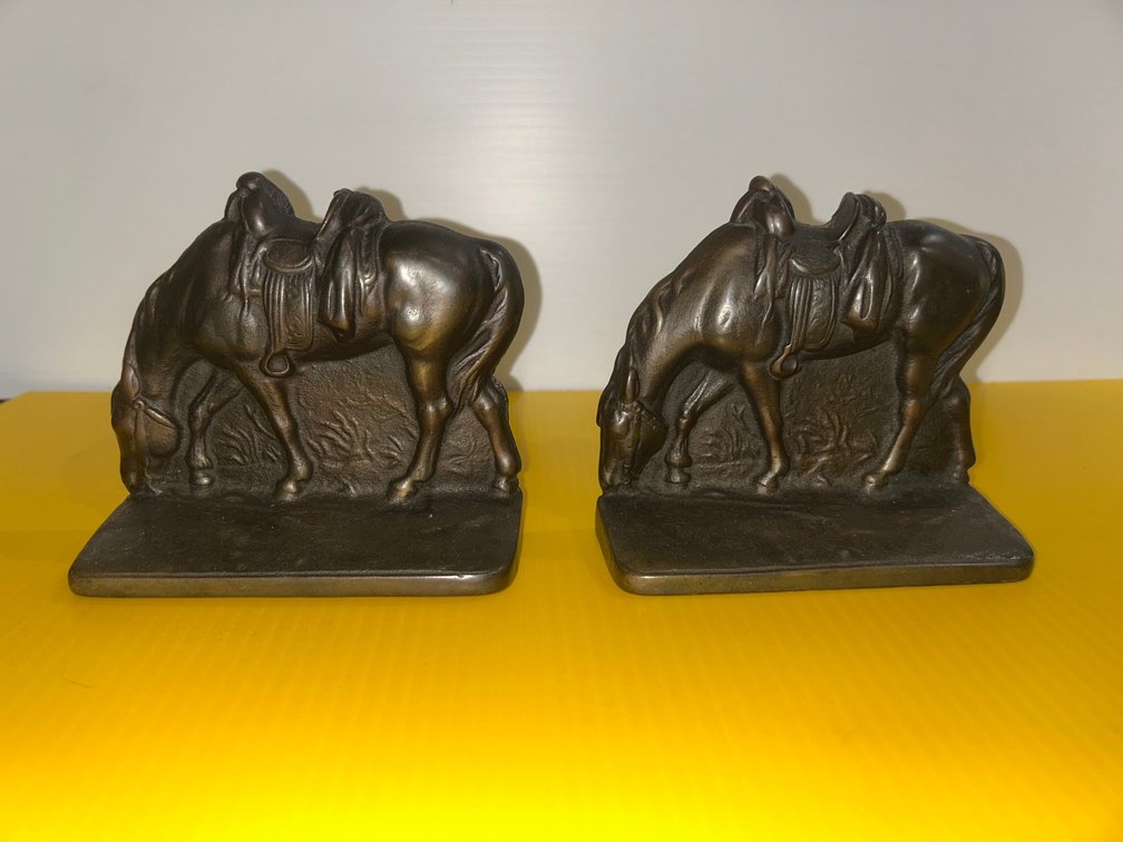 Horse bookends