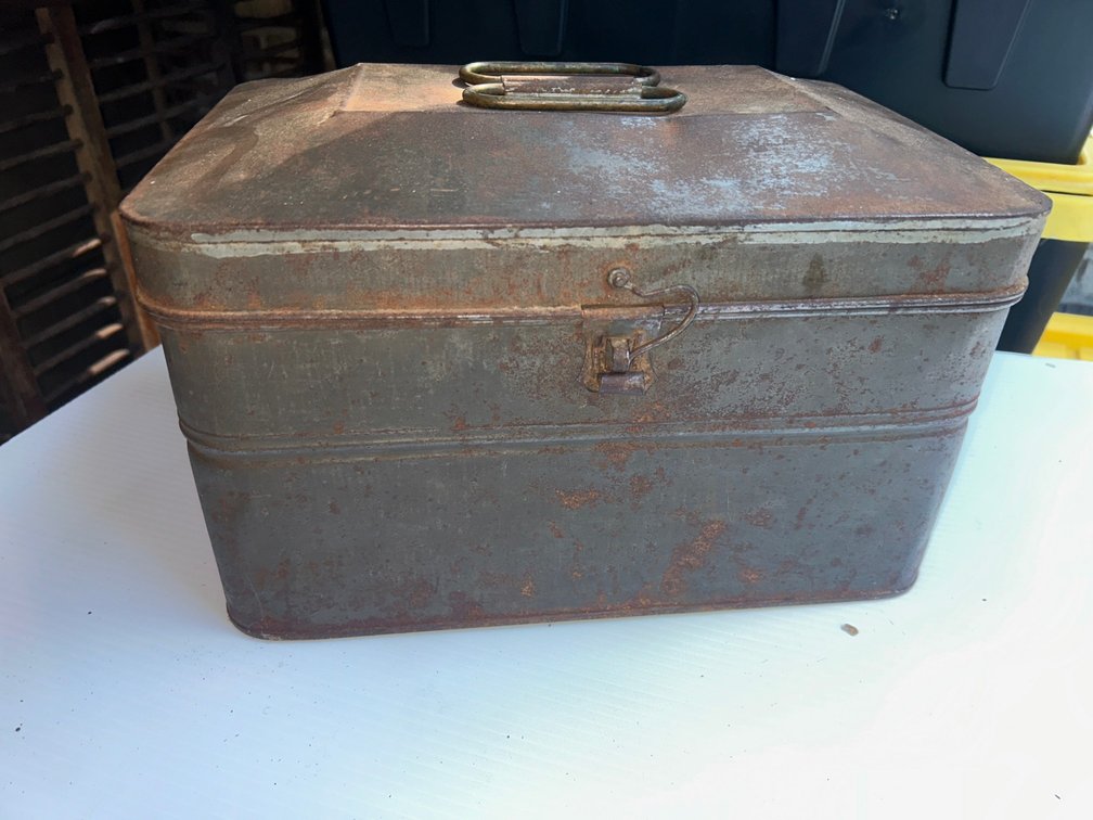 Vintage metal lunchbox