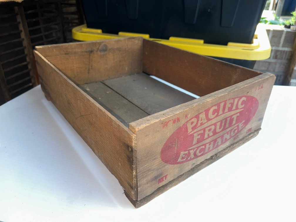 Pacific Fruit Exchange advertising crate