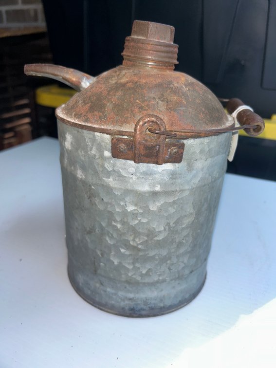 Nesco metal oil can