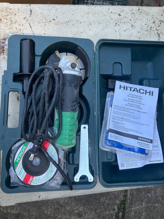 Hitachi 4 1/2" angle grinder