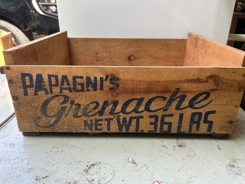 Papagni's Grenache advertising fruit crate