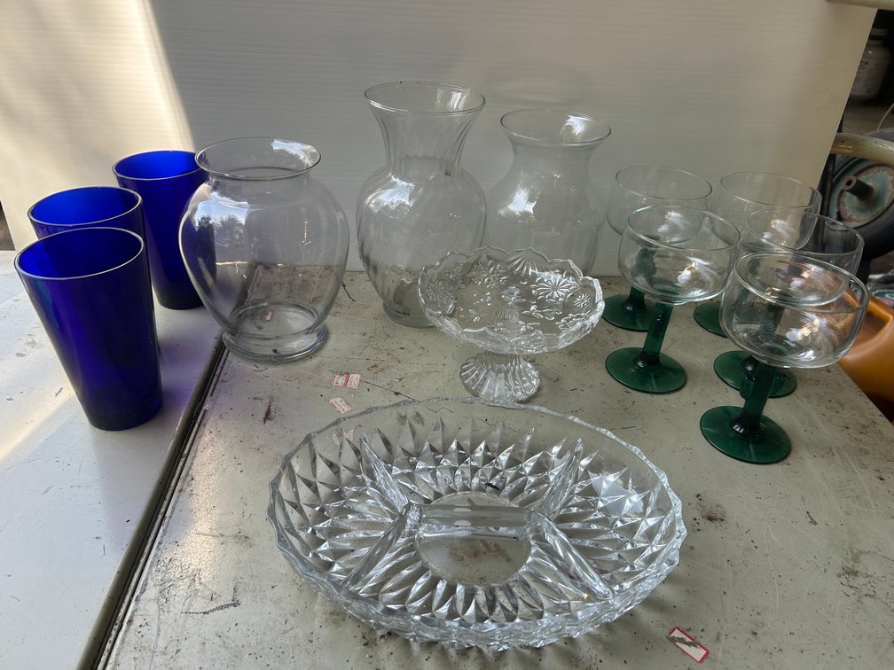 Lot of glassware