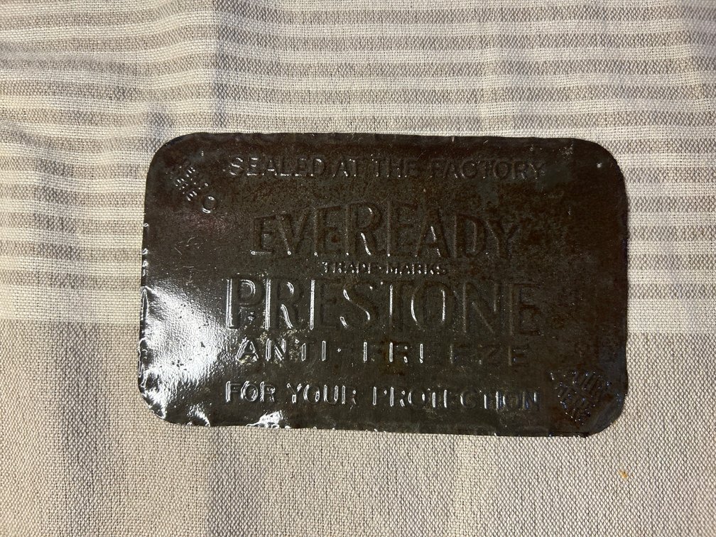 Metal Eveready Prestone Antifreeze top
