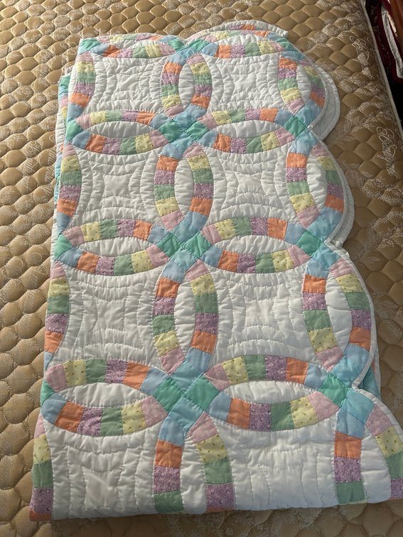 Queen size quilt-double wedding ring pattern