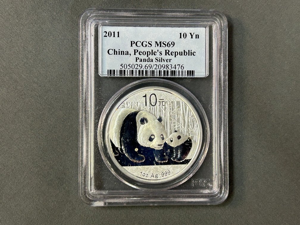 2011 Chinese Silver Panda (10 Yuan)