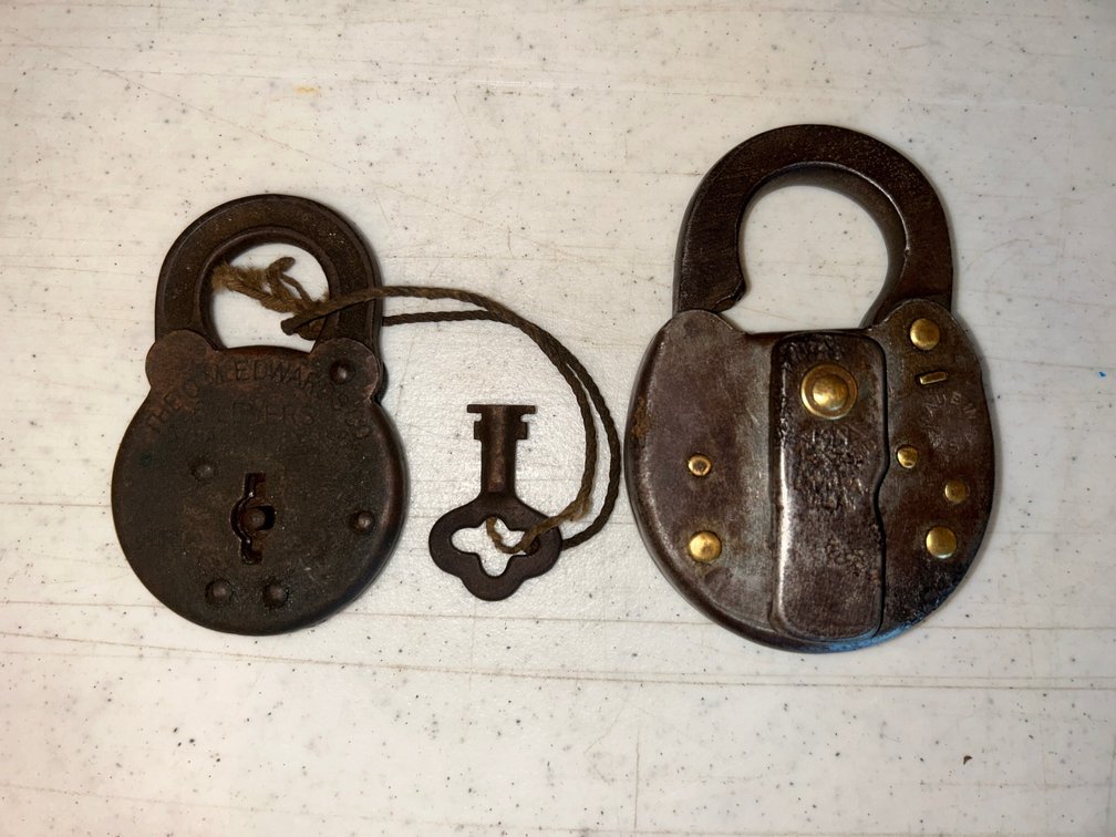 2 Locks-1 key