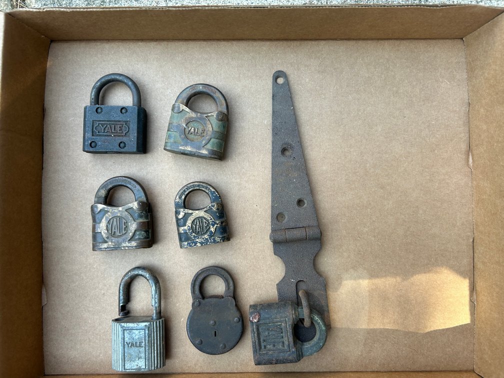 6 Yale locks-no keys
