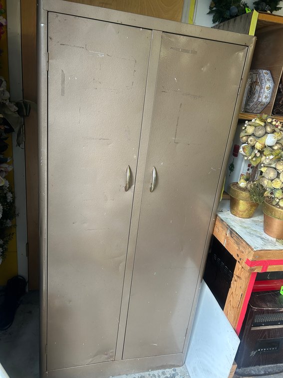 Metal storage cabinet