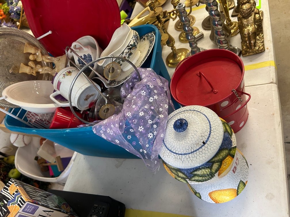 Bowls, dishes, cups, ceramic cookie jar