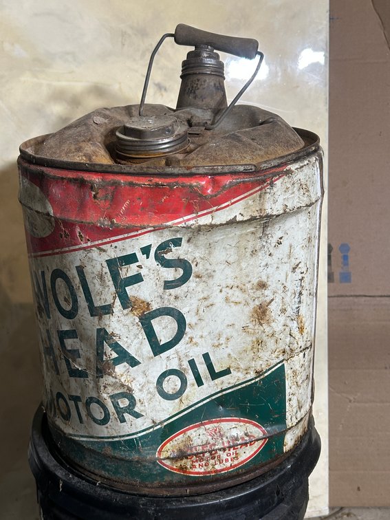Wolf's Head Motor Oil advertising can