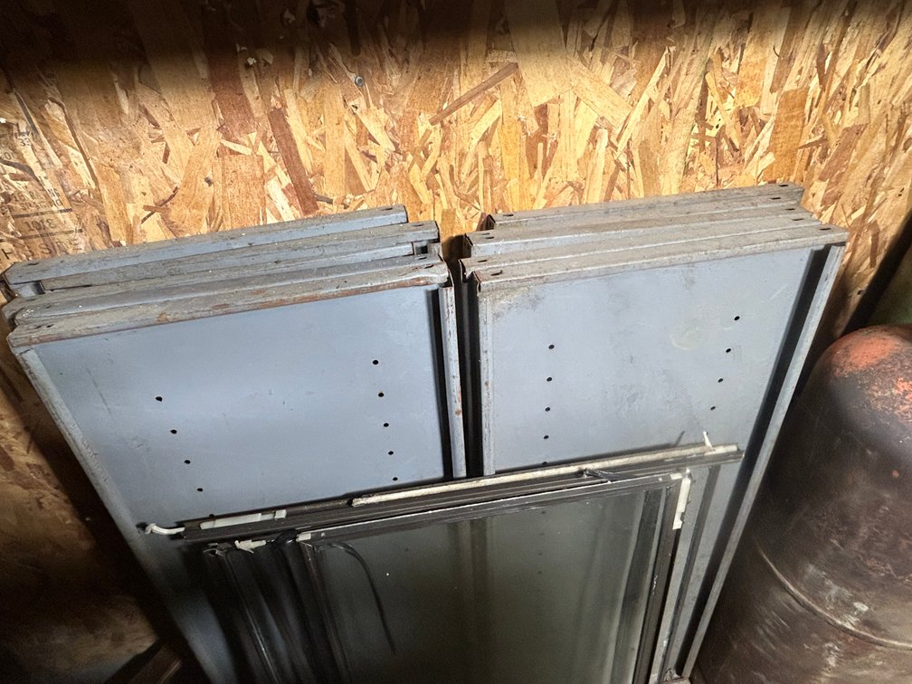 Metal shelves**supports not included**