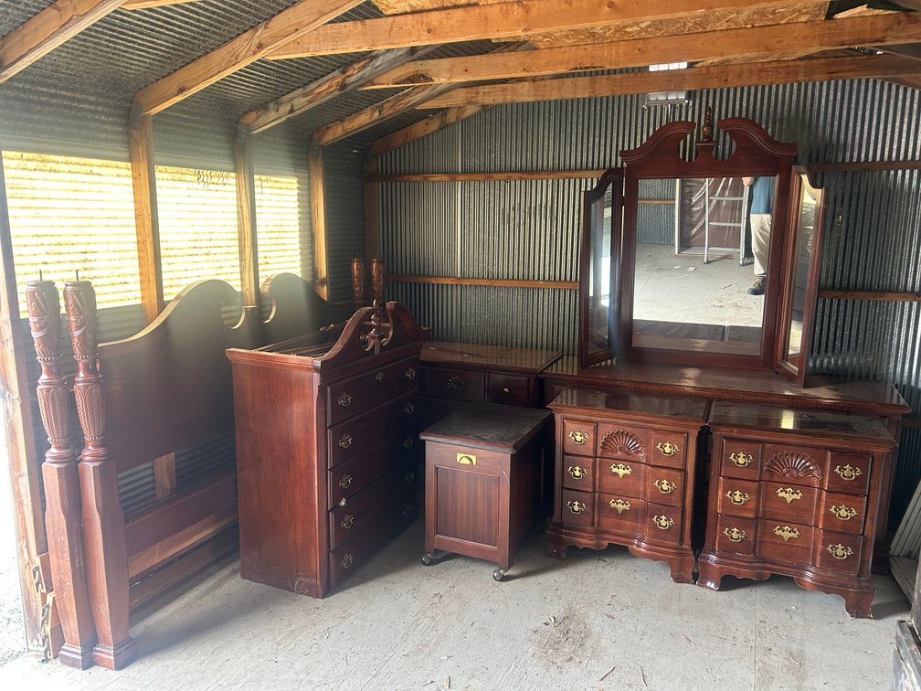 Full bedroom suite