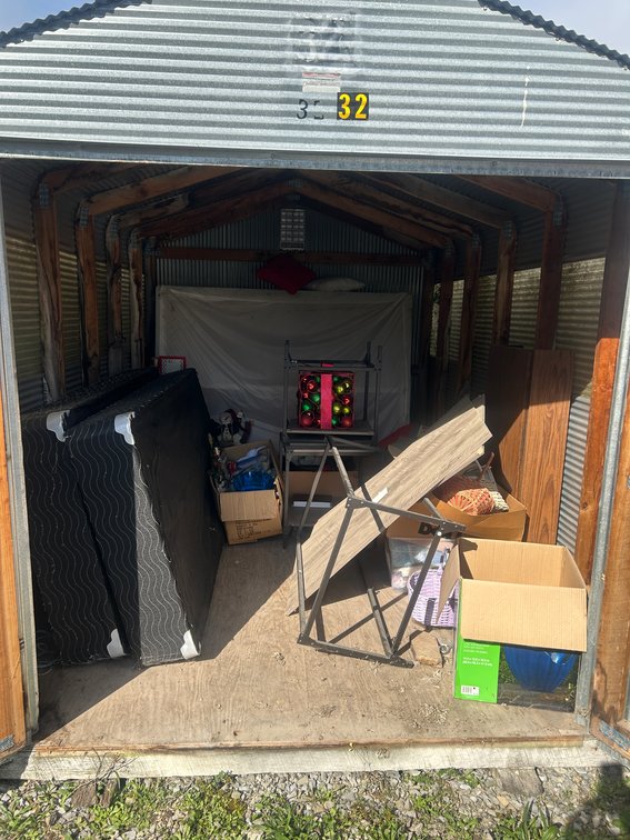 Contents of unit 32