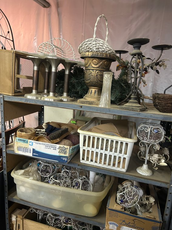 Contents on shelf