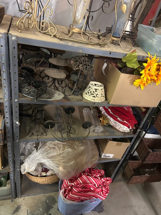 Contents on shelf