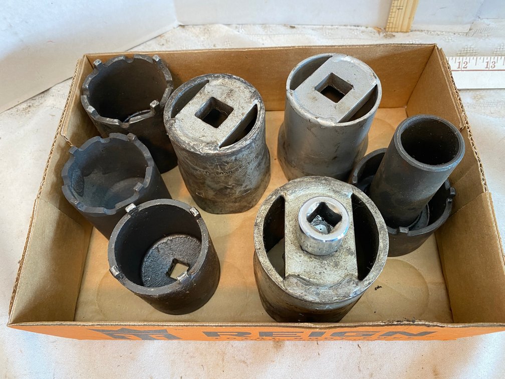 Large Sockets and Specialty Guides