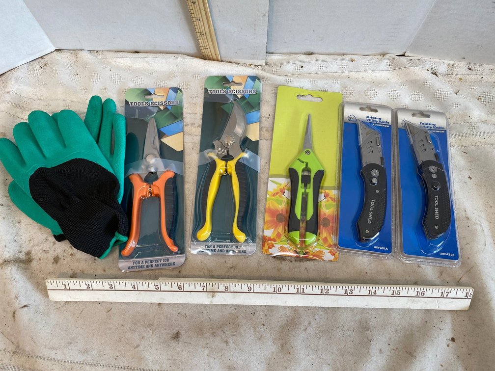 Garden Scissors, 2-Folding Utility Knives