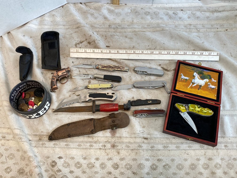 Assorted Pocket Knives