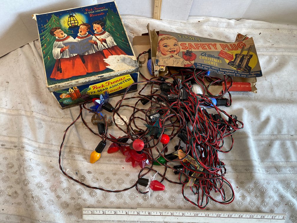Peek Frean's Biscuits Tin, Vintage Christmas Lights
