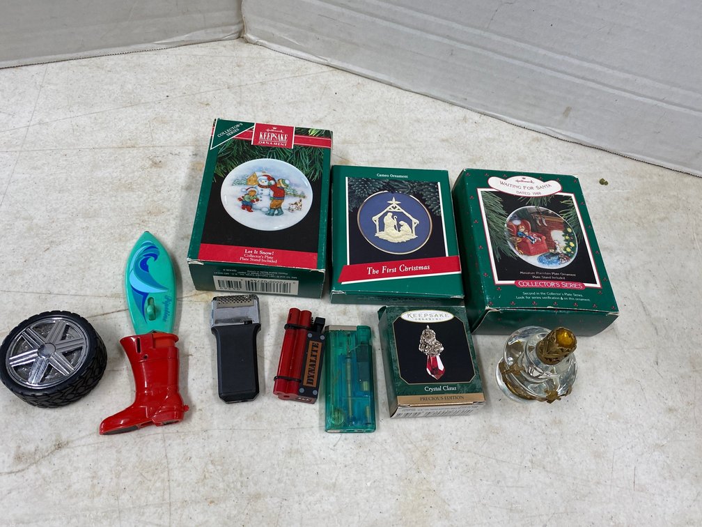 Hallmark Ornaments, Assortment of Lighters