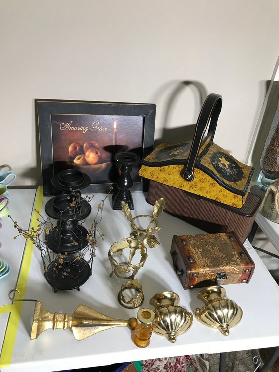 Storage boxes, wall hangings, decorative items