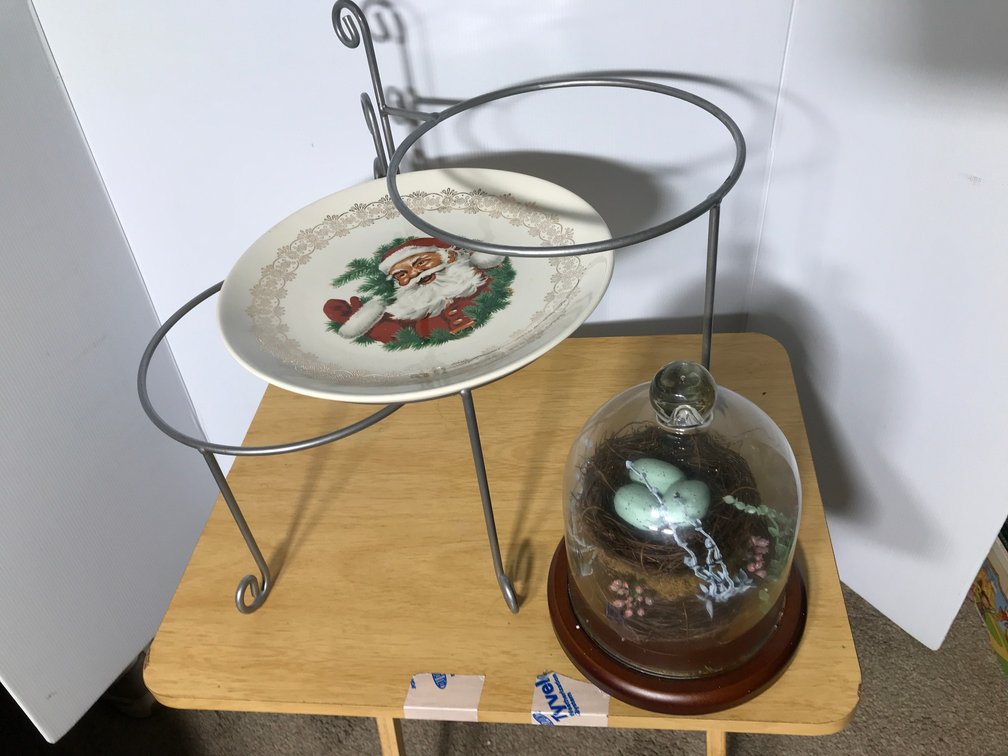 Santa plate with stand, robin's nest with eggs under glass