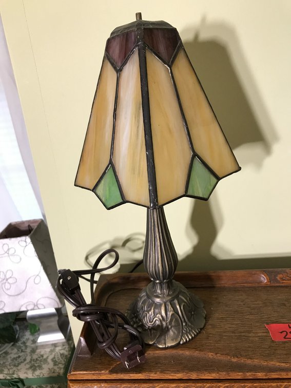 Electric lamp with multi-color shade