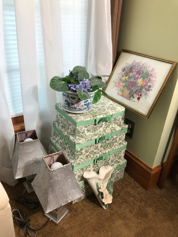 Storage boxes, electric lamps, flower pot, wall hanging, etc.