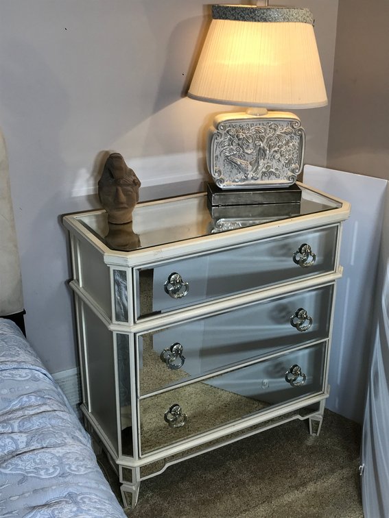 Mirrored 3 drawer dresser, electric lamp, sculpture