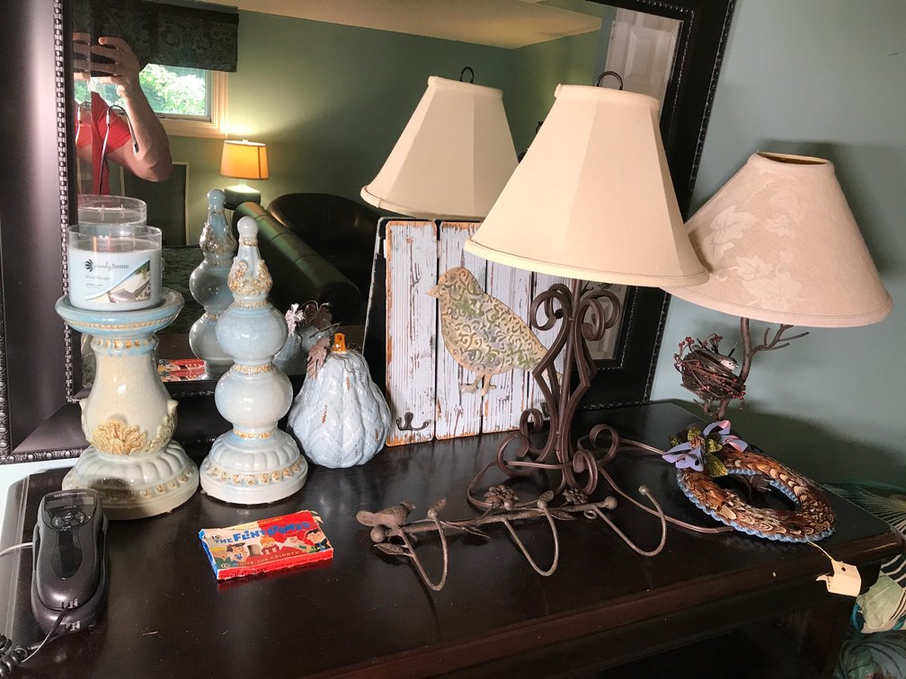 Electric lamps, wall hangings, decorative items
