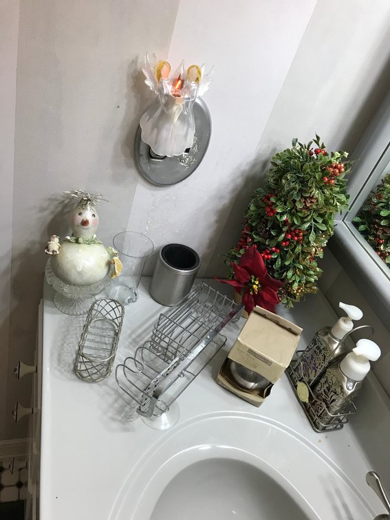 Bathroom decorative items