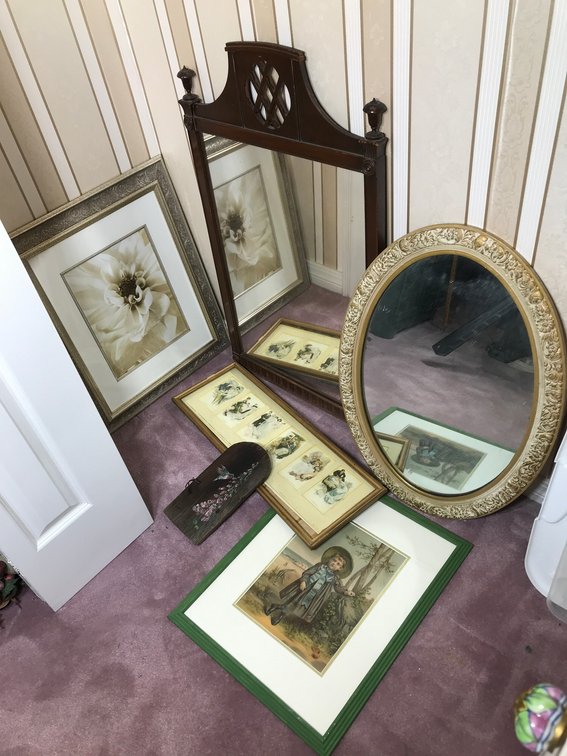 Wall hangings, wall mirror