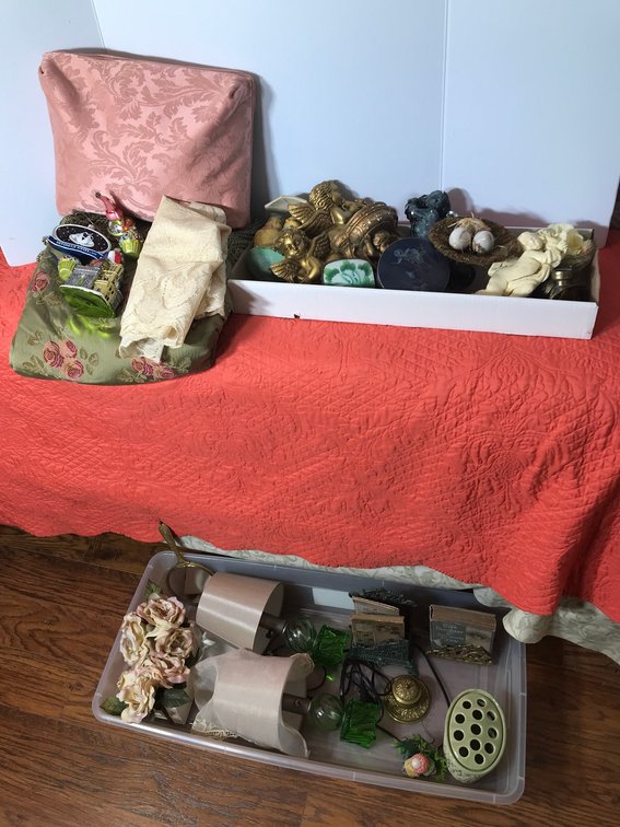 Cherubs, green glass lamps, vintage books, etc.