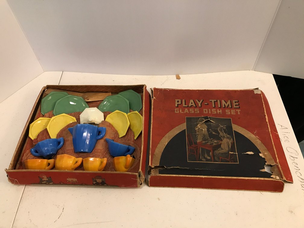 Vintage Akro Agate child's dish set in original box from Clarksburg, WV
