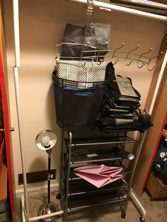 Adjustable floor lamp, storage bags, wooden duck, etc.