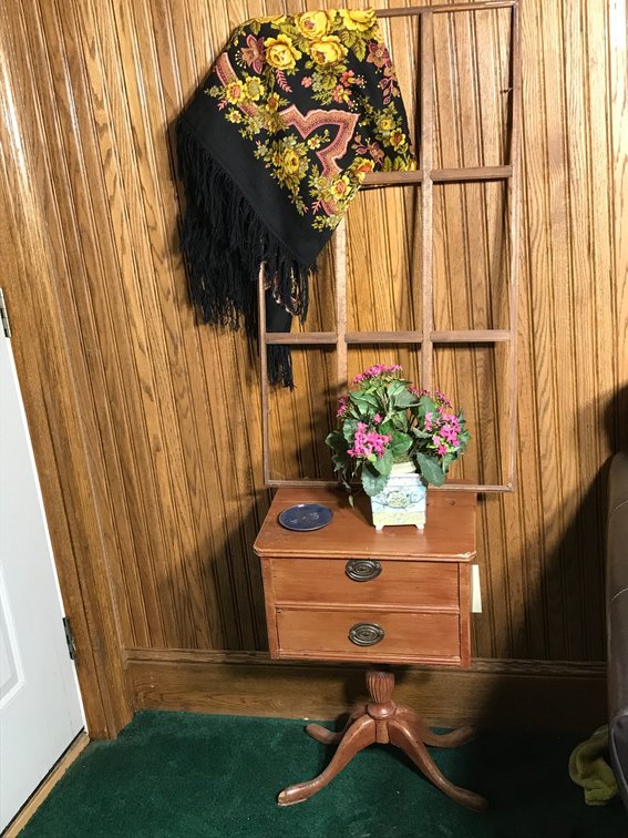 2 Drawer wooden stand, floral arrangement, blankets, etc.
