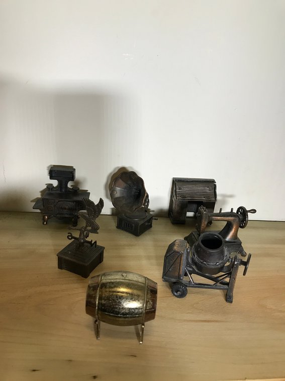 Small decorative items