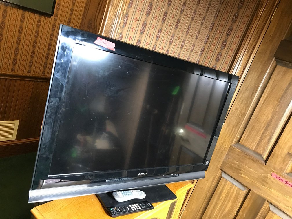 39" Sony TV with remotes