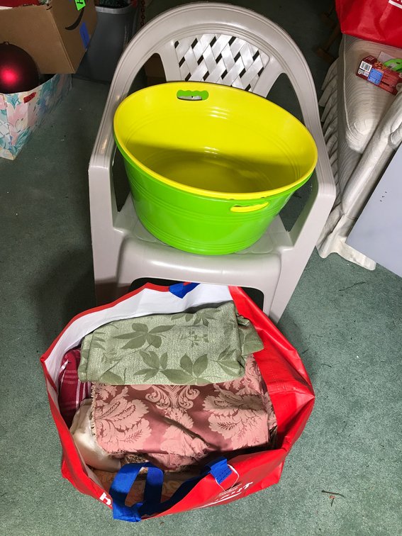 Outdoor resin chair, 2 plastic buckets, misc. linens