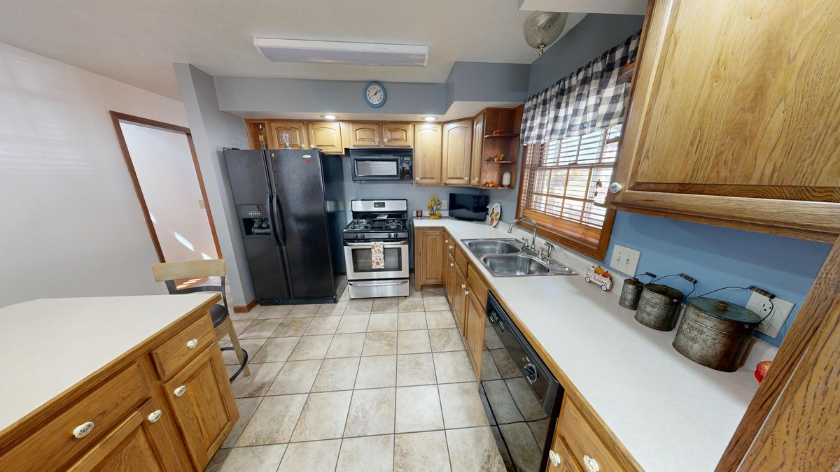 Image for Incredible 59 Acre Farm with 4 Bedroom Home & Spacious Commercial Garage in Wood County
