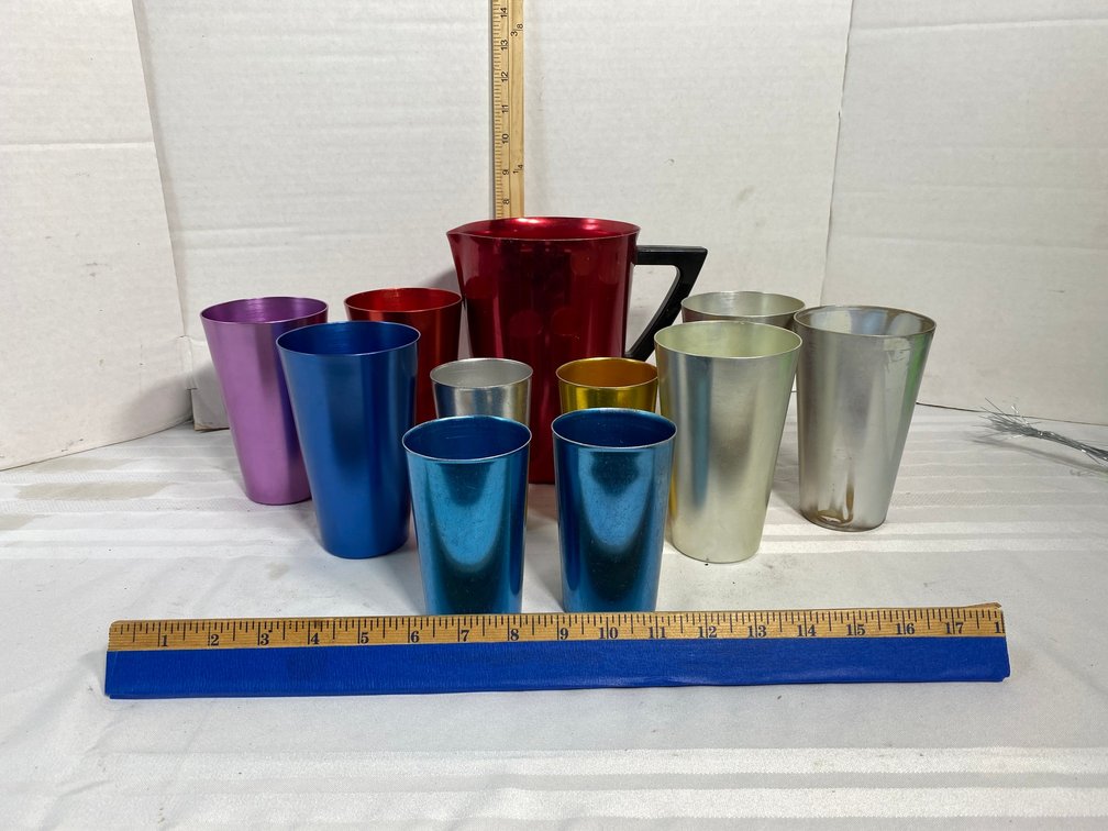 11-PIECE COLLECTION OF ALUMINUM JUICE AND WATER CUPS