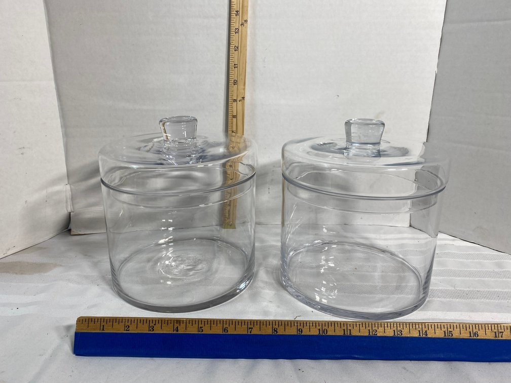 PAIR OF GLASS STORAGE JARS OR COOKIE JARS WITH LIDS
